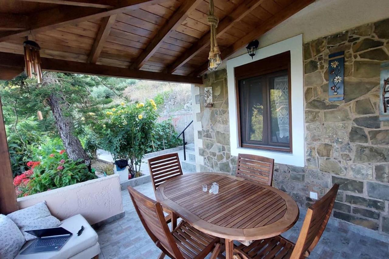 The Garden House, Sitia Apartman Kültér fotó