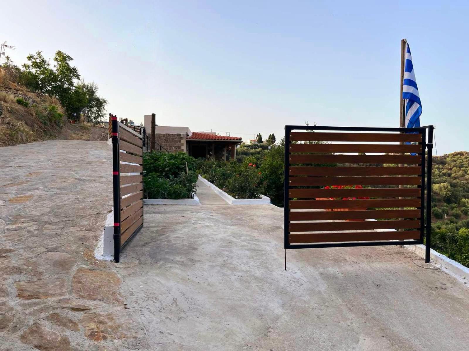 The Garden House, Sitia Apartman Kültér fotó